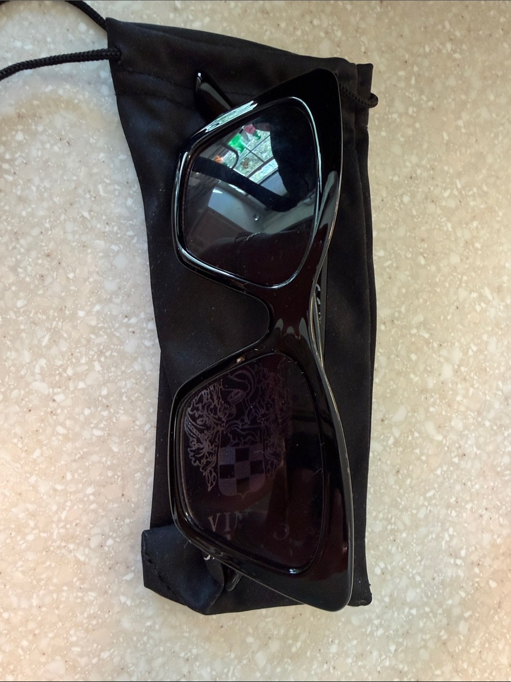 Like New Vince Camuto Black Cat-Eye Sunglasses